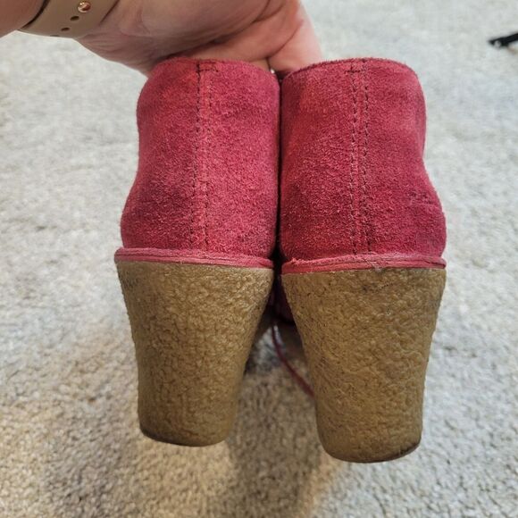 Tommy Hilfiger Women's Red Suede Wedge Boots Size 7.5 - Picture 2 of 9